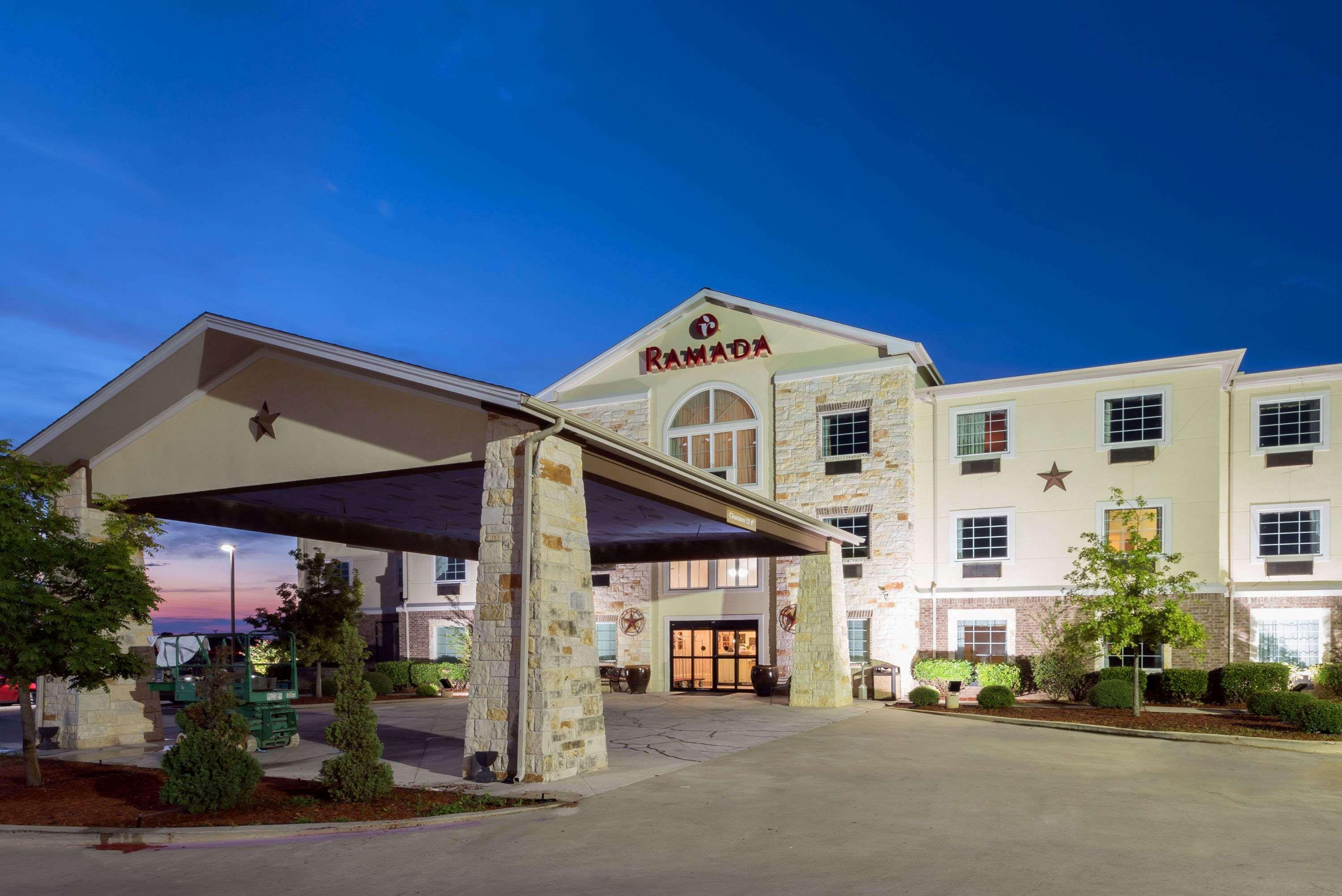 Comfort Inn & Suites Gatesville Near Fort Cavazos Ngoại thất bức ảnh